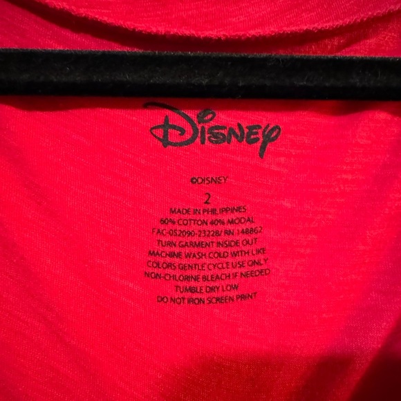 Torrid NWT Disney 3/4 sleeve v neck red shirt - Picture 2 of 5